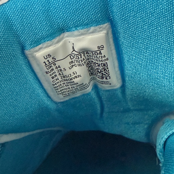 Nike Mens Blue BubbleGum Jordan Shoes - Picture 7 of 7